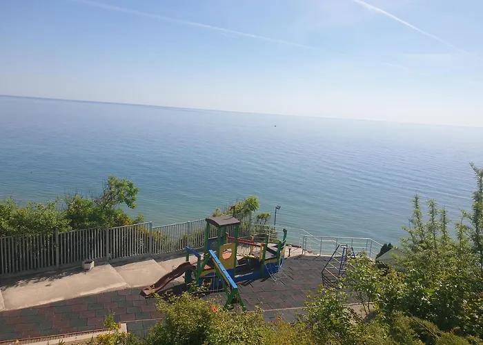 Silver Terace With Sea View For 4 Person 아파트 비알라